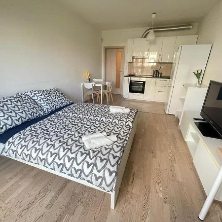 Centrum Park Studio Прага Екстер'єр фото