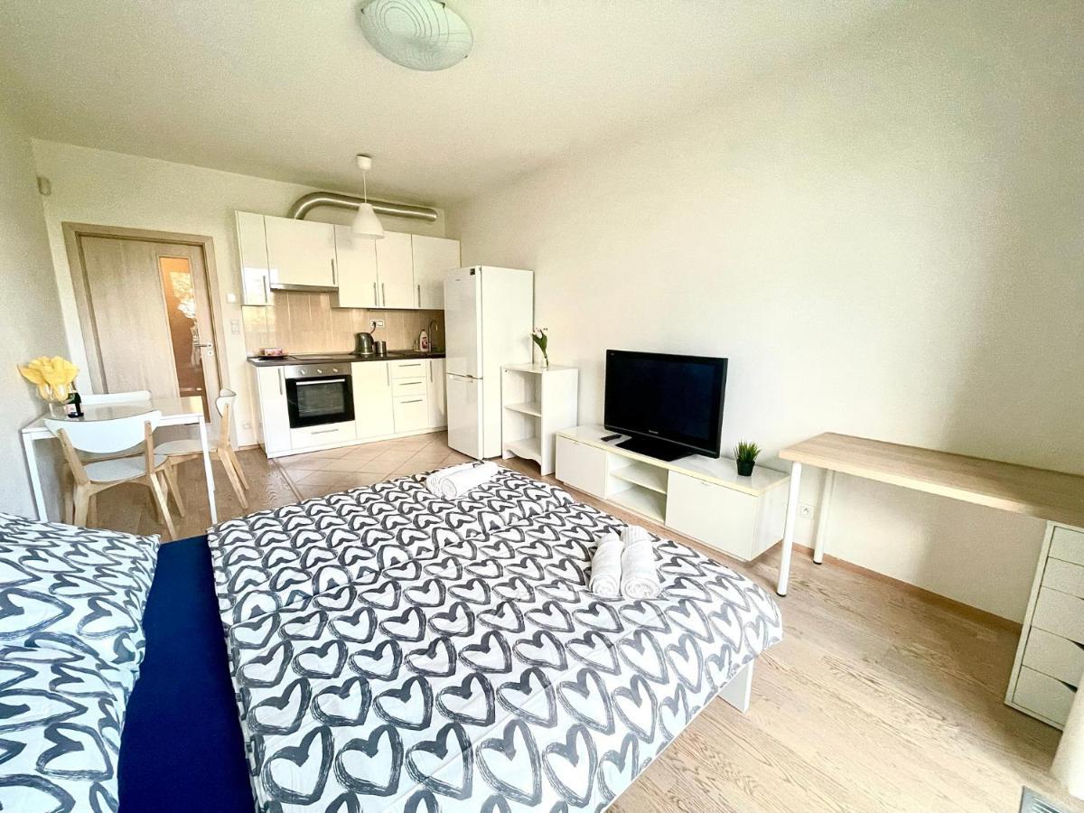 Centrum Park Studio Прага Екстер'єр фото